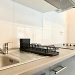 Апартаменты Lescale Des Artistes - Metro - Tramway - Aeroport