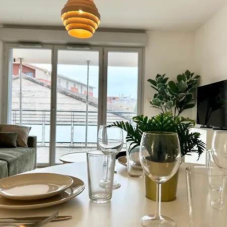 Lescale Des Artistes - Métro - Tramway - Aéroport *