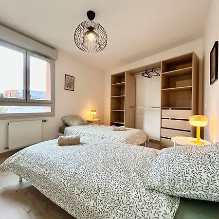 Apartament Lescale Des Artistes - Metro - Tramway - Aeroport *