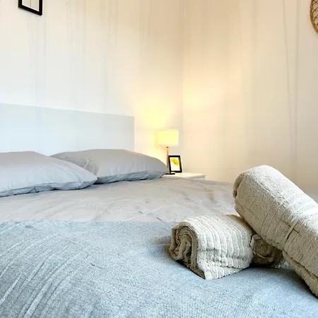 Lescale Des Artistes - Metro - Tramway - Aeroport *