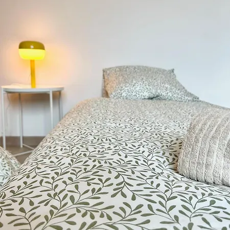 Apartament Lescale Des Artistes - Metro - Tramway - Aeroport