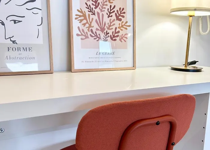 Lescale Des Artistes - Metro - Tramway - Aeroport Διαμέρισμα