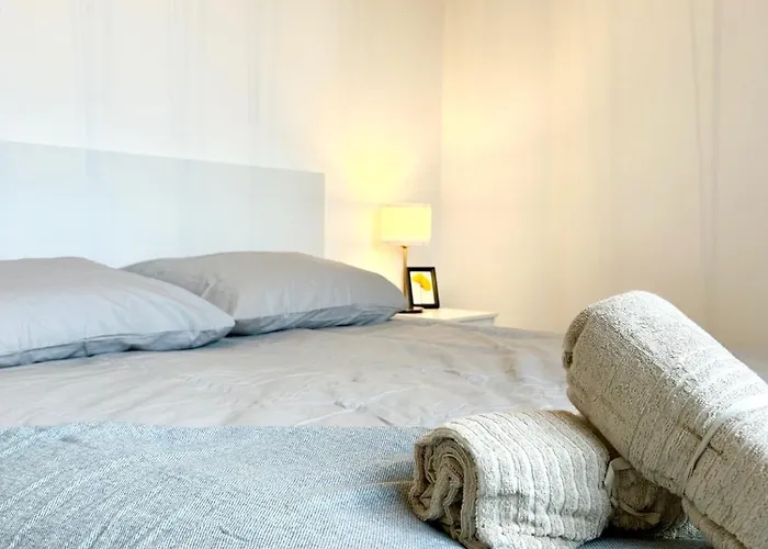 Lescale Des Artistes - Metro - Tramway - Aeroport *